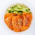 「韓国風旨辛ダレのサーモン」税込み321円