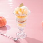 「季節のパフェ 桃」税込み1,200円
