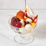 「果物屋さんのクリームフルーツあんみつ」税込み1,078円