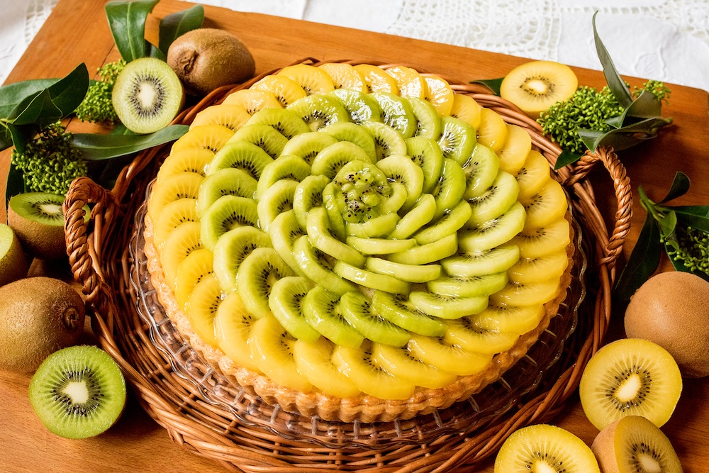 「キウイフルーツとリンゴムースのタルト」ピース・税込み1,410円〜