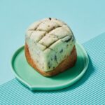 「サザコーヒー」のエキュート大宮限定「チョコミントメロンぱん」税込み450円