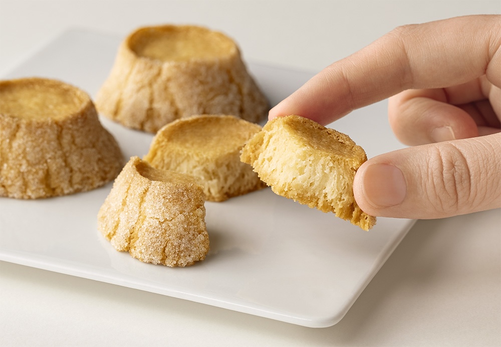 「セブンカフェ バターなだれとろけ製法 バターステイツクッキー」イメージ