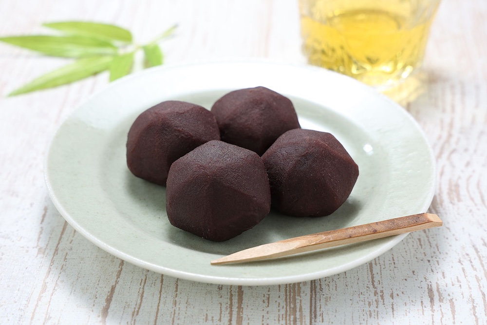 7月15日より順次発売される「あんころ餅 4個入」税込み160円