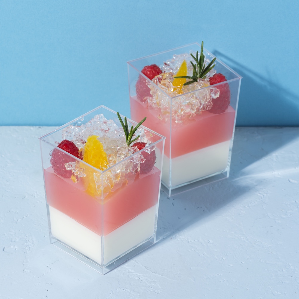 7月1日〜7月31日に販売される「東京會舘」の「ライチと杏仁のヴェリーヌ」1個・税込み702円
