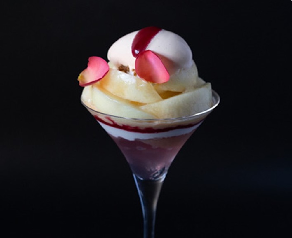 「Pâtissière MAYO」の「桃パフェ」3,080円