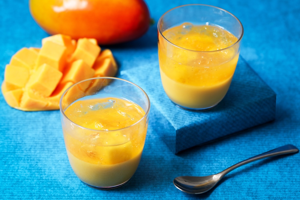 7月1日〜8月31日に販売される「2層仕立てのなめらかマンゴープリン」税込み540円