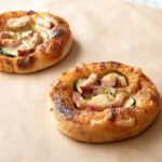 「ズッキーニと角切りベーコンのピザ」税込み500円
