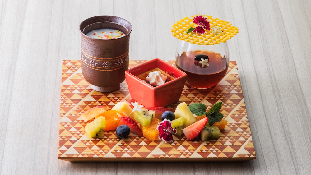 「箱根湯の花プリンスホテル」の各日10食限定「寄木に思いをよせて　～箱根スイーツ街道～」税込み2,200円（サービス料含む）