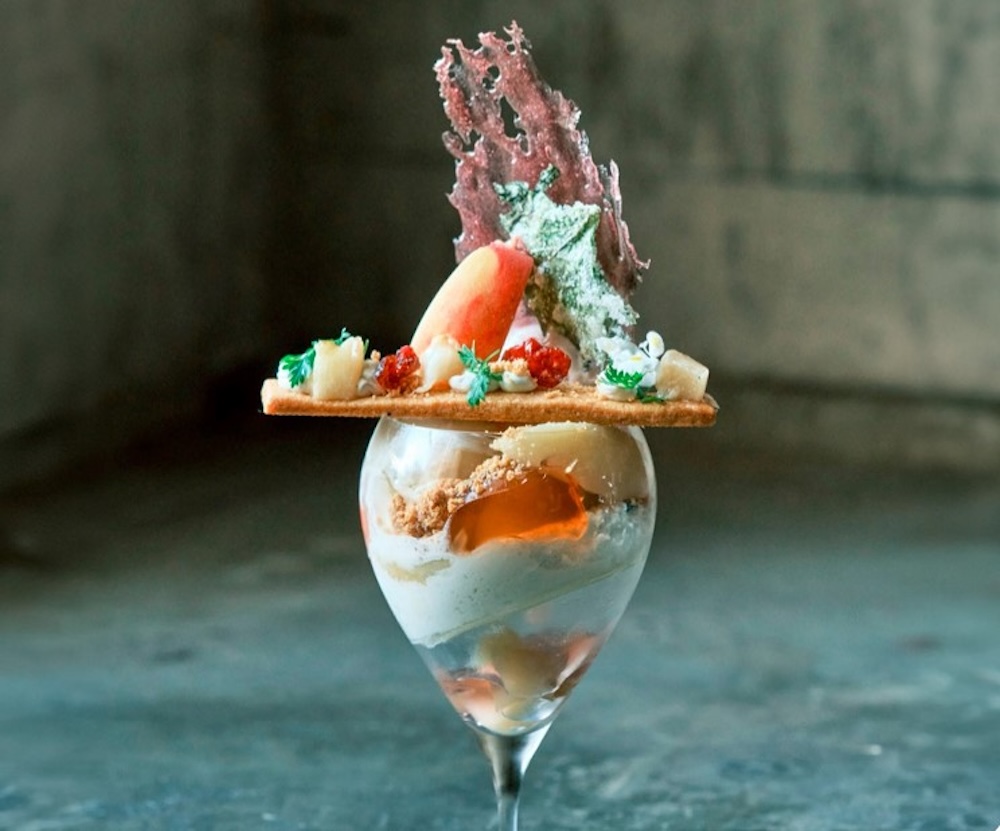 「イナフ（enough）」の「limited parfait ～桃・フランボワーズ・ 大葉～」3,300円