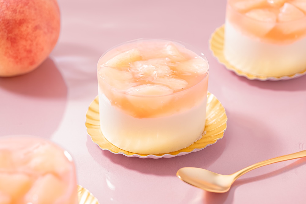 「桃のレアチーズ」税込み590円