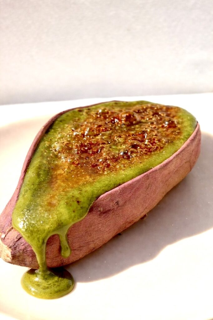 「芋ぴっぴ。キッチンカー熊本」の「蜜芋抹茶ブリュレ」