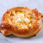 「マンゴークリームパン」税込み350円
