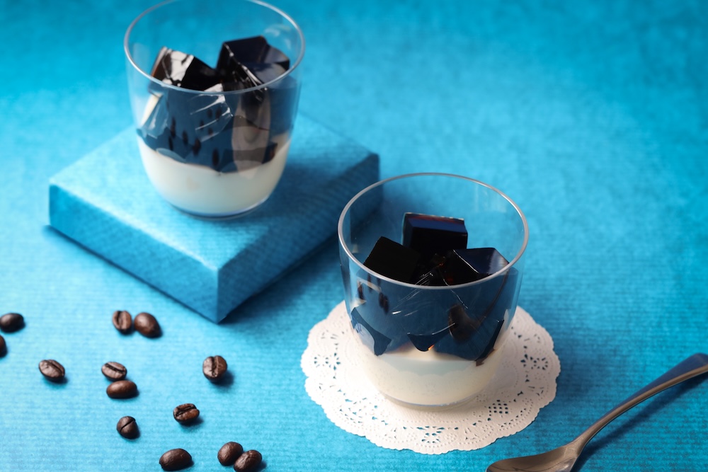 10月31日まで販売中の「炭焼コーヒーゼリー＆パンナコッタ」税込み480円