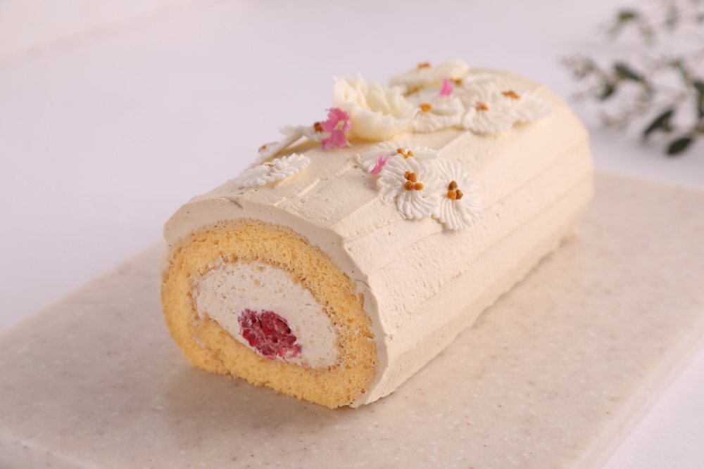 「ほうじ茶と木苺のロールケーキ」税込み4,700円