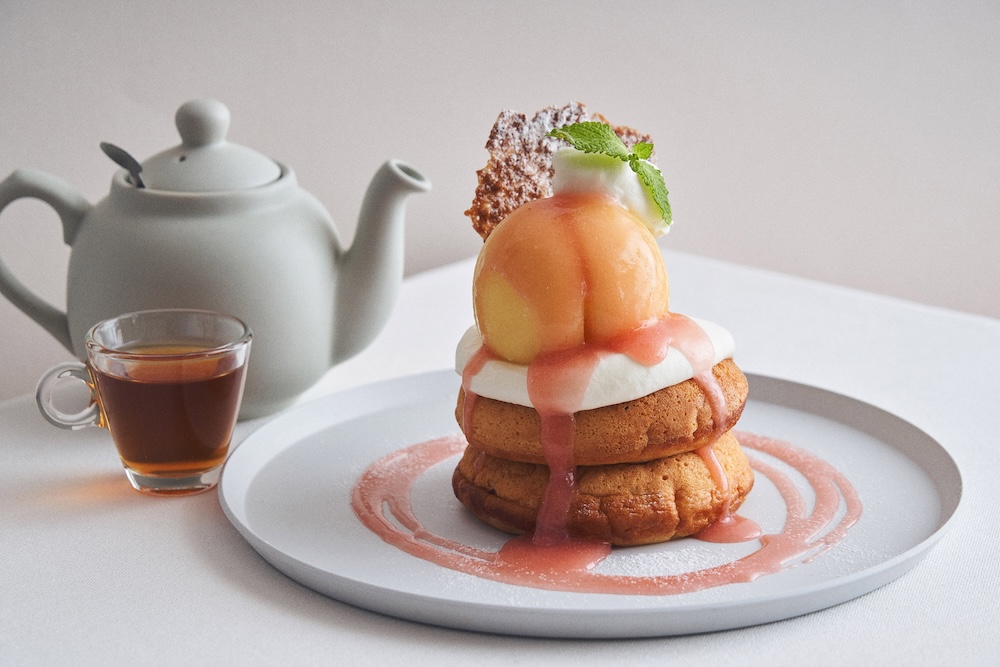 「まるごと“岡山白桃”とミルキークリームのパンケーキ」税込み2,310円