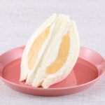 「サンドイッチハウス メルヘン」の「岡山市産清水白桃生クリーム」1パック・税込み777円〜