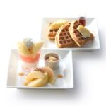 新宿本店「桃のワッフル」税込み2,420円
