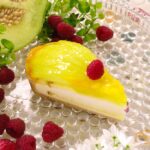 「輪花型 静岡県袋井産クラウンメロンと“ル ガール”レアチーズのタルト ～銀の星とともに～」ピース・税込み2,530円、ホール・税込み25,300円