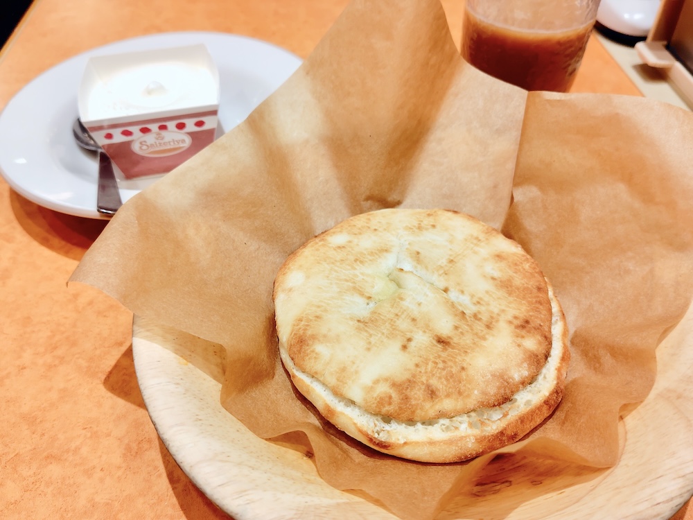 左から「ミルクジェラート」、「焼きシナモンフォカッチャ」