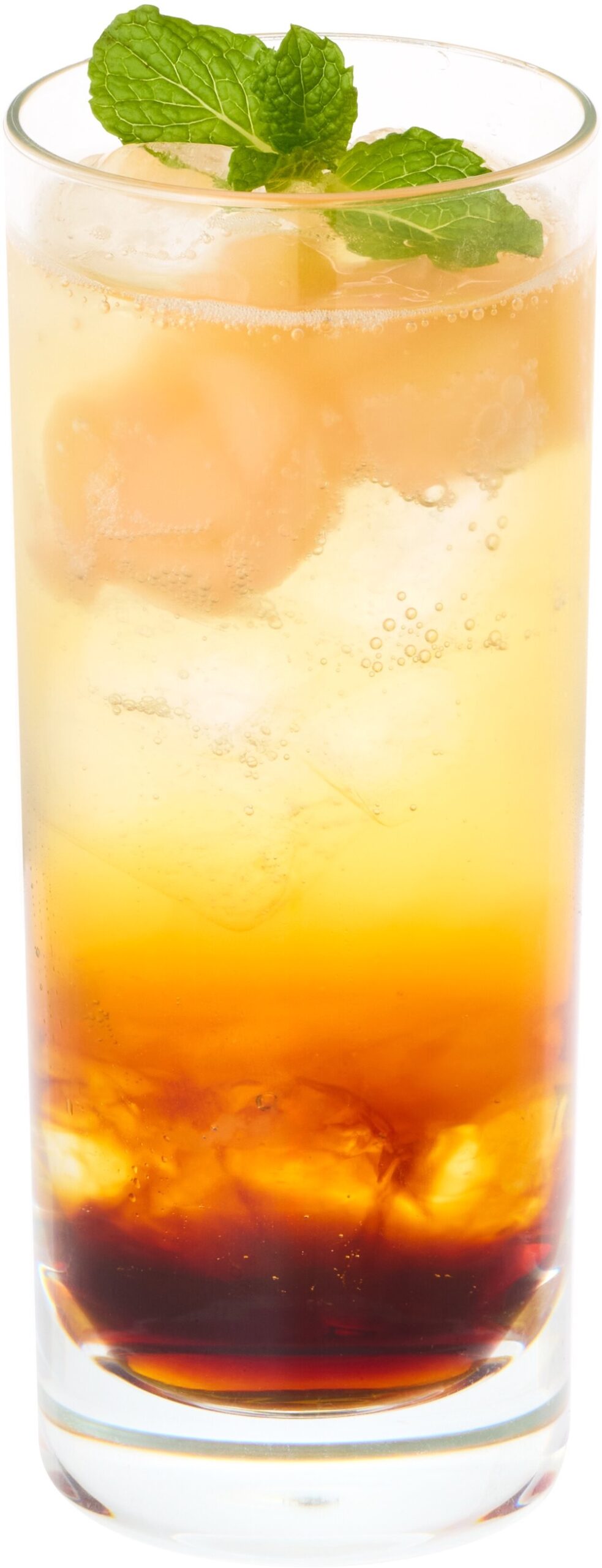 「⽩桃と紅茶のジュレソーダ」イートイン・700円