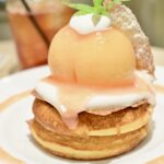 「まるごと“岡山白桃”とミルキークリームのパンケーキ」イメージ