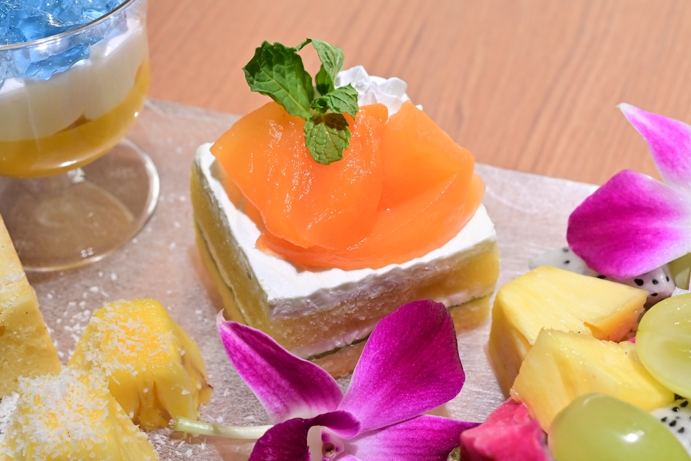 「無添蔵 新宿店」限定「寿司屋のアフタヌーンティー（夏のフルーツパラダイス）」税込み1,500円
