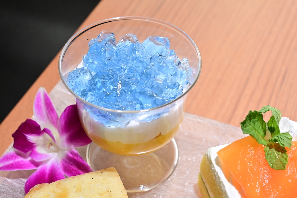 「無添蔵 新宿店」限定「寿司屋のアフタヌーンティー（夏のフルーツパラダイス）」税込み1,500円