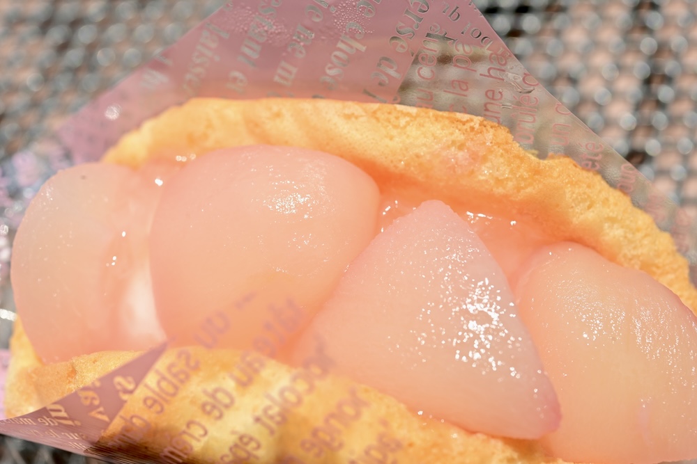 「ごろっと1/2個分!桃のオムレット」イメージ