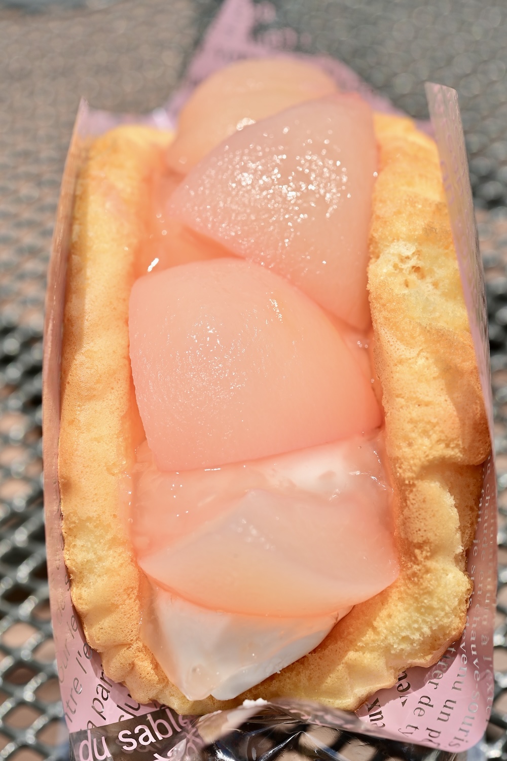 「ごろっと1/2個分！桃のオムレット」イメージ