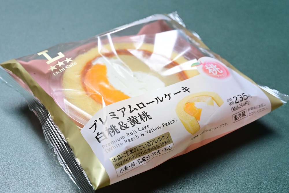 「プレミアムロールケーキ白桃&黄桃」イメージ