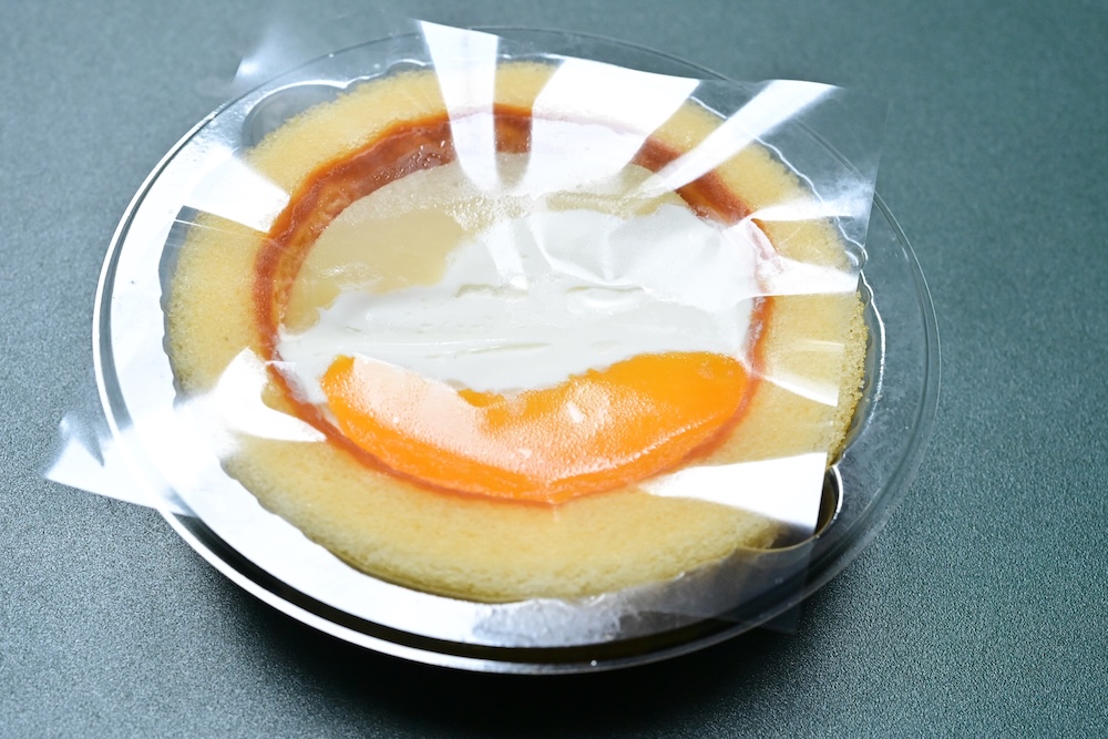 「プレミアムロールケーキ白桃&黄桃」イメージ