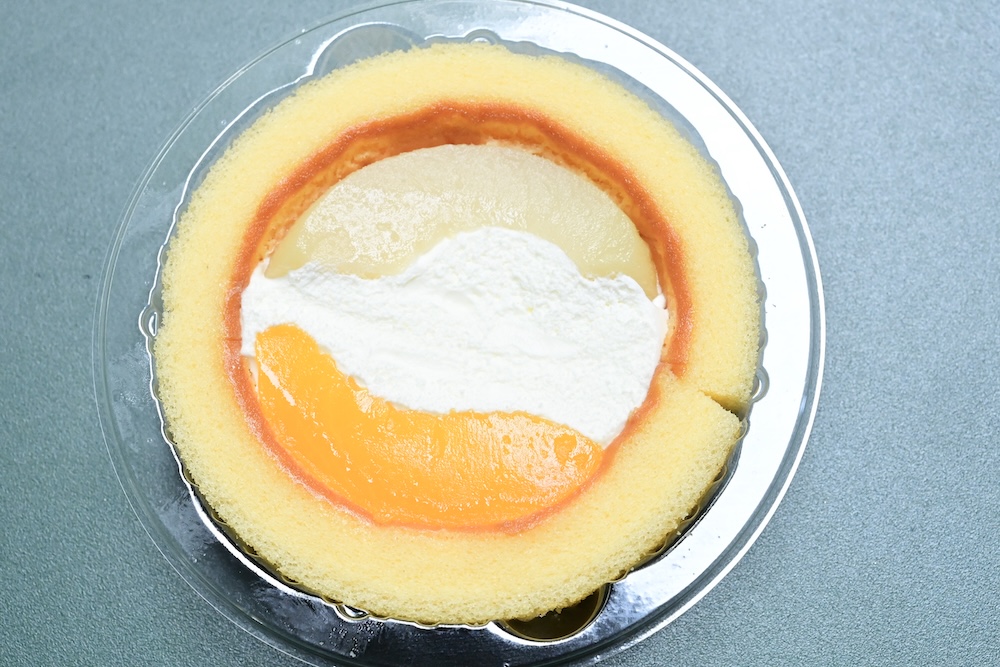 「プレミアムロールケーキ白桃&黄桃」イメージ