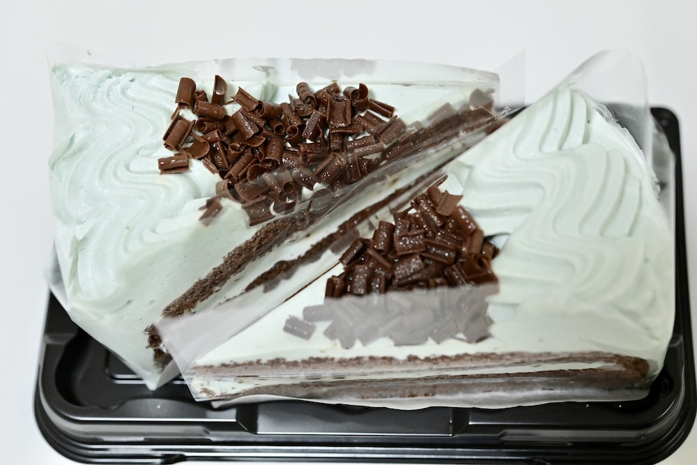 「ヤマザキ エッセルスーパーカップチョコミント風味ケーキ」イメージ