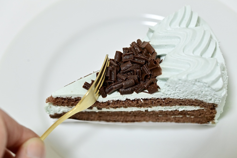 「ヤマザキ エッセルスーパーカップチョコミント風味ケーキ」イメージ