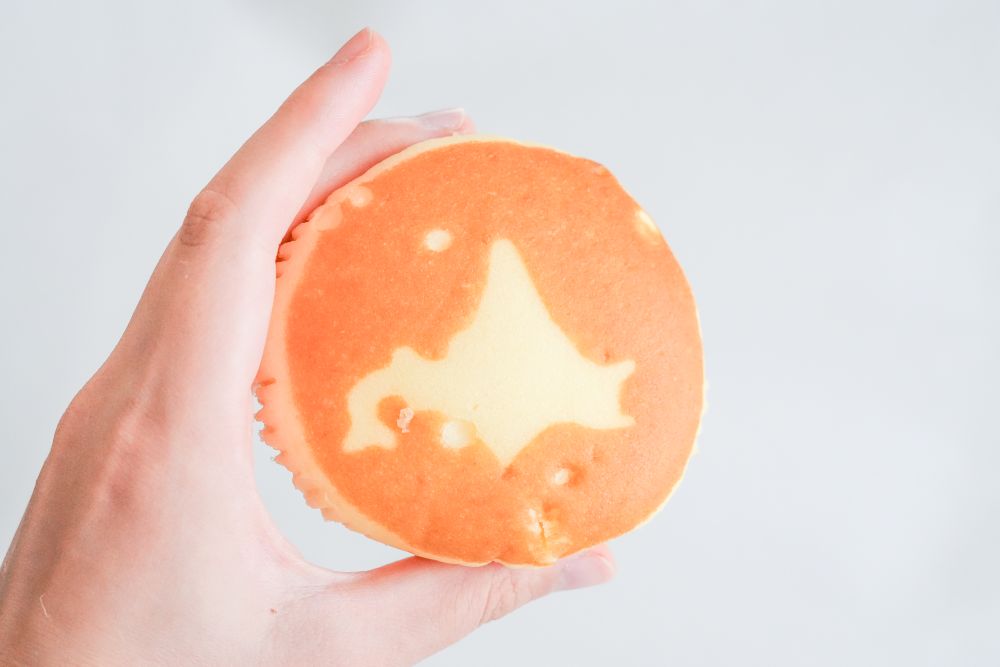 「北海道チーズ蒸しケーキのミルククリームサンド」イメージ