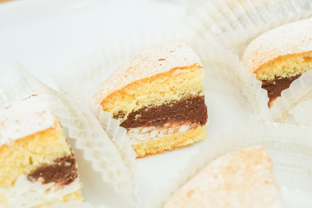 「不二家の生ブッセ チョコレート」イメージ