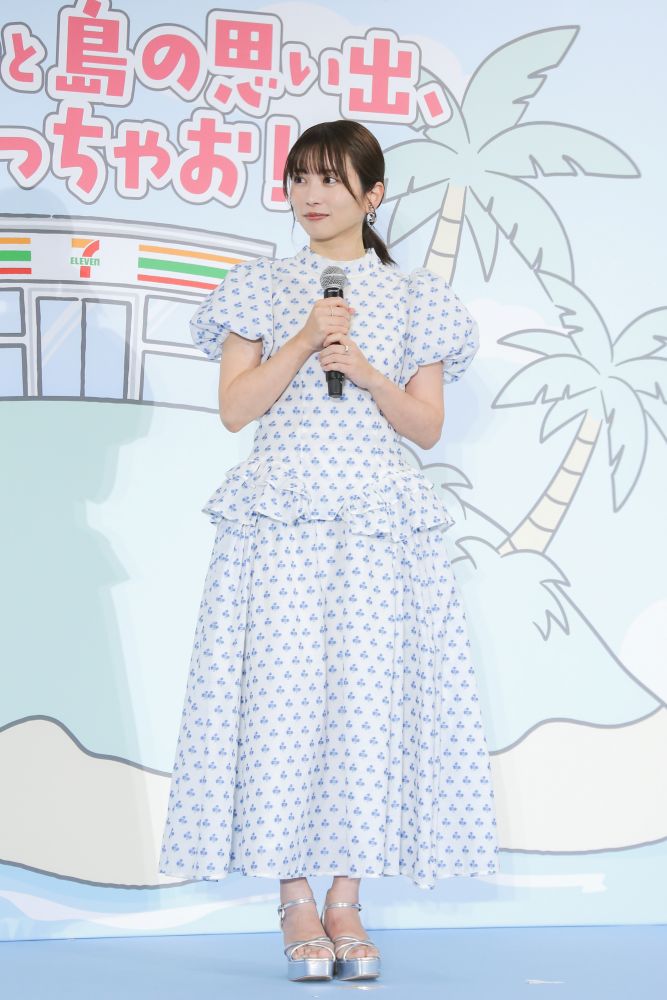 爽やかな衣装で登場した志田未来さん