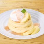 「桃のリコッタパンケーキ」イメージ(ジャストサイズ)