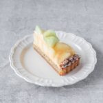 「桃とメロンのタルト」ピース・903円〜