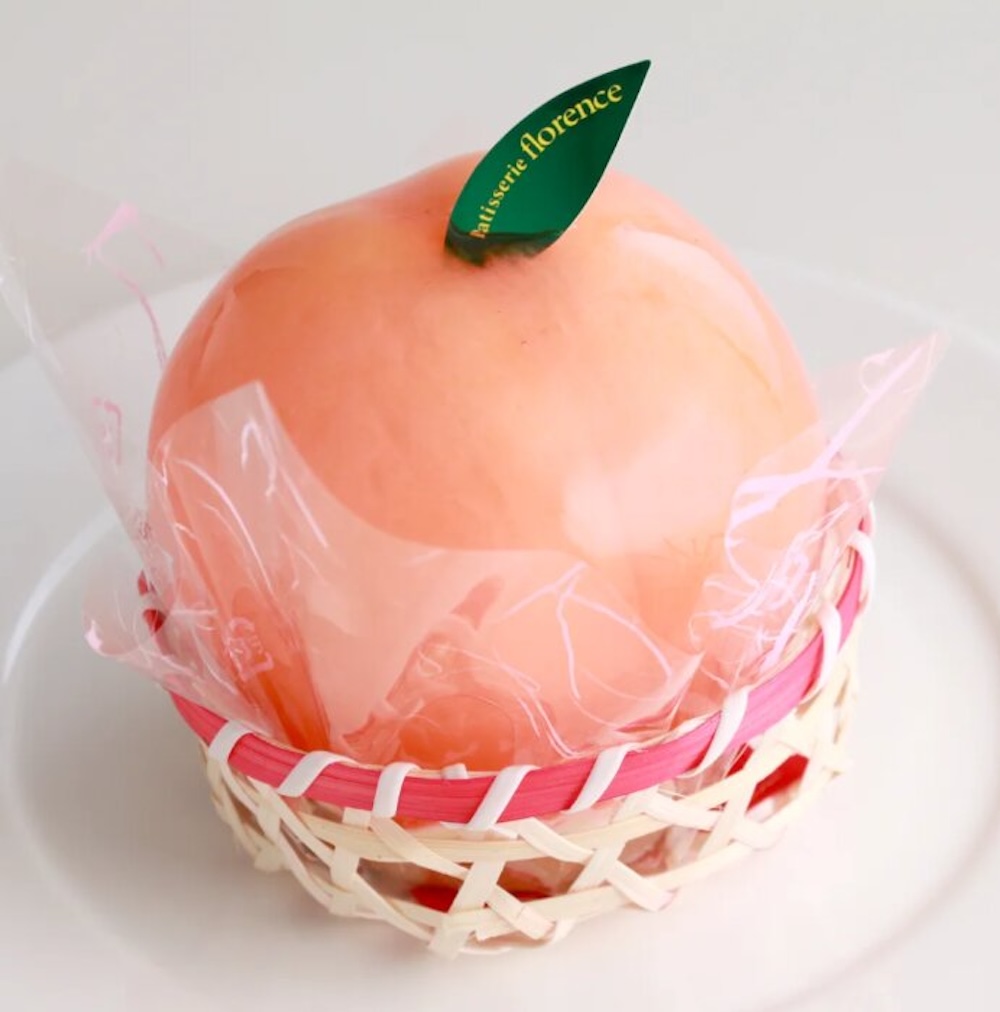 「ケーキ工房フローレンス」の「果物語ももたろう」972円