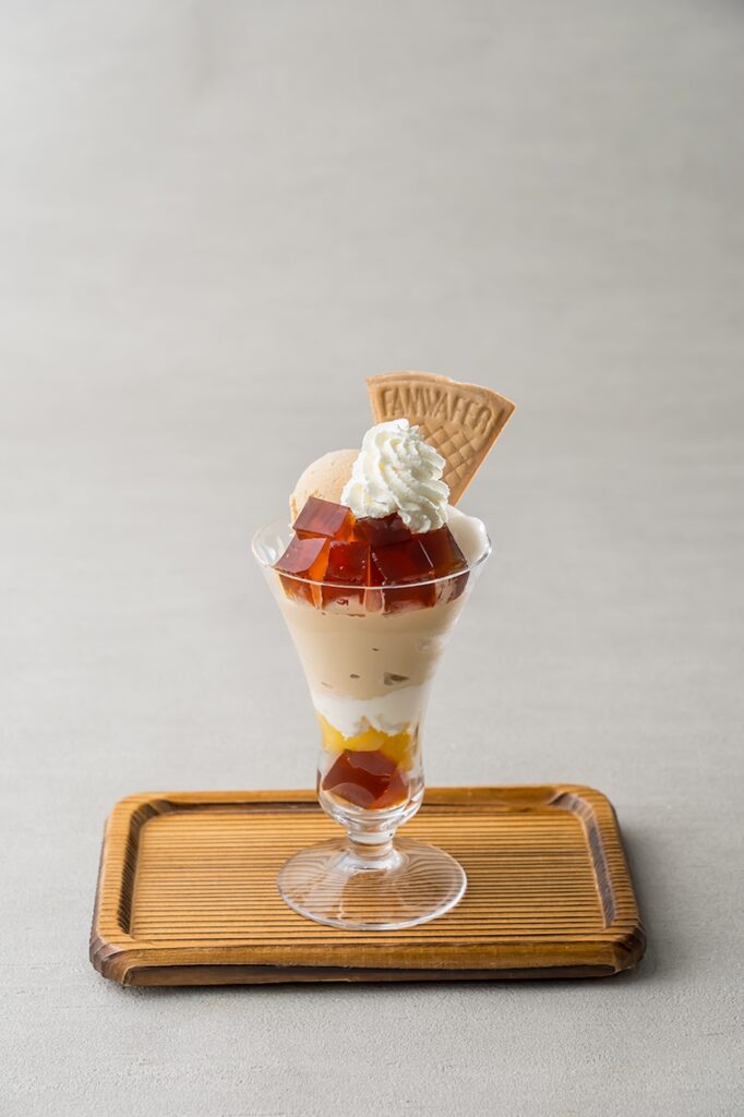 京都店限定「紅茶パフェ」単品・1,700円〜