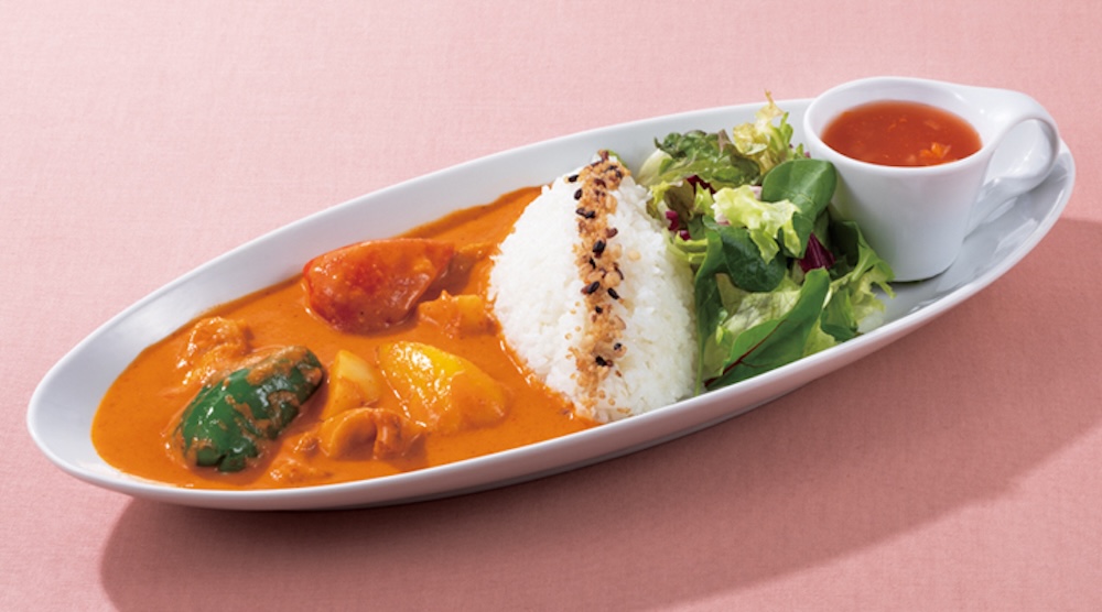「夏野菜とココナッツミルクの情熱レッドカレー」税込み1,518～1,800円