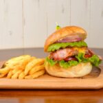 「アボカドベーコンチーズバーガー」税込み1,793円