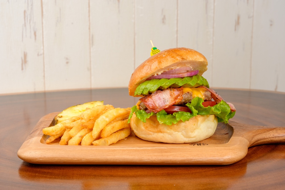 「アボカドベーコンチーズバーガー」税込み1,793円