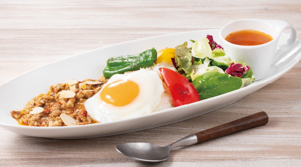 「彩り野菜とバジルのガパオライス」税込み1,298円～1,600円
