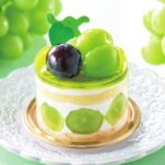 9月2日〜10月1日に販売される「プレミアムフレジェ ナガノパープル＆山梨県産シャインマスカット」税込み702円