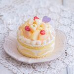 8月末まで販売中の「白桃のショートケーキ」ホール・税込み4,500円