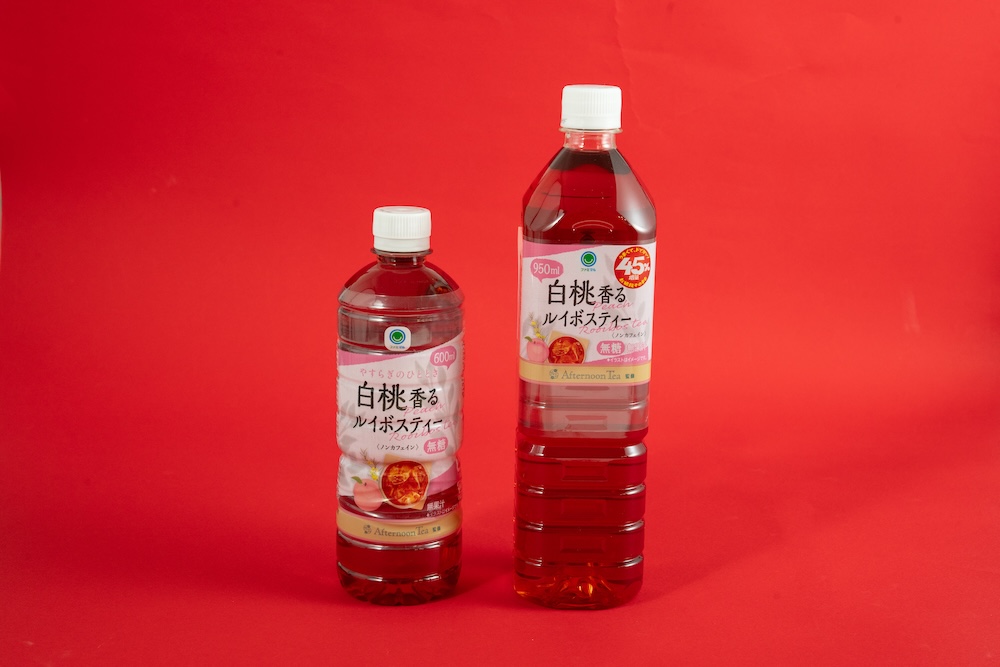 8月11日より発売される「Afternoon Tea 監修 白桃香るルイボスティー 950ml」税込み118円
