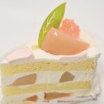「北海道産純生クリーム使用 プレミアムショート 山梨県産白桃」イメージ