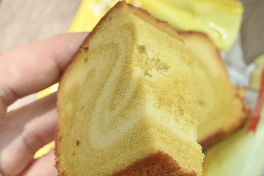 、「東京ばな奈　バナナかすたあどパウンドケーキ」イメージ
